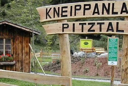 Blick Zum Wasserfall *