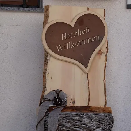 Blick Zum Wasserfall בית אירוח