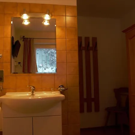 Blick Zum Wasserfall 장크트 리온하드 임 피츠탈