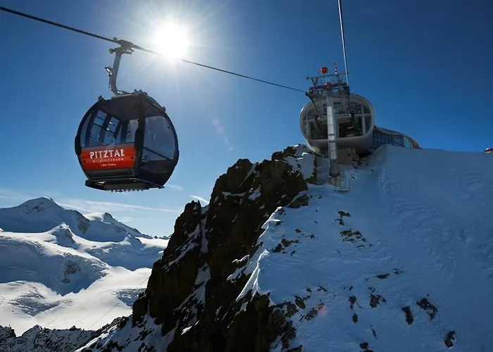 Blick Zum Wasserfall Sankt Leonhard im Pitztal