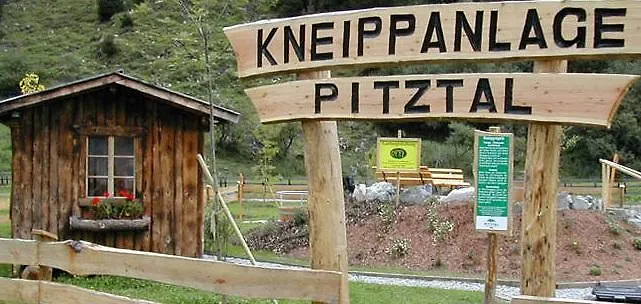 Blick Zum Wasserfall *