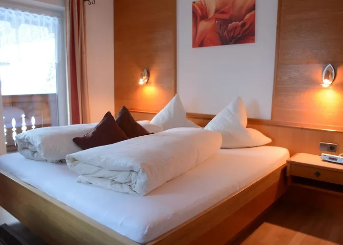 Blick Zum Wasserfall Sankt Leonhard im Pitztal